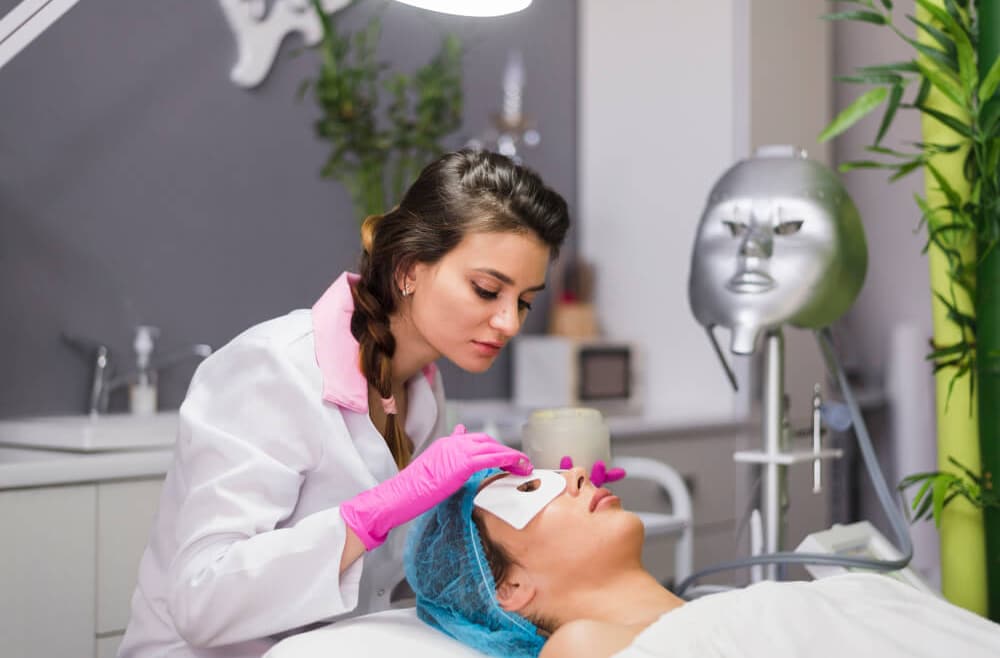 Skin Specialist in Kandivali – How and What Can A Skin Specialist Do For You?